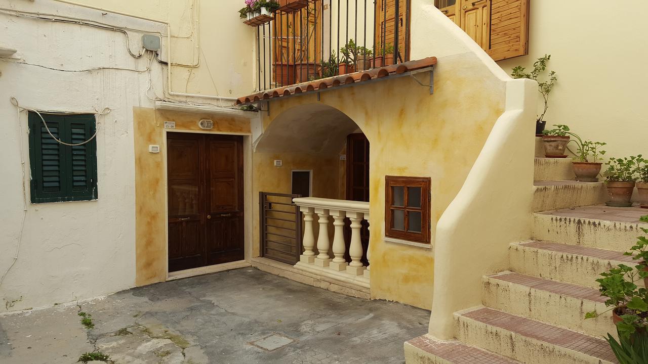 Case Vacanze Carpe Diem Centro Storico Gallipoli Exterior photo